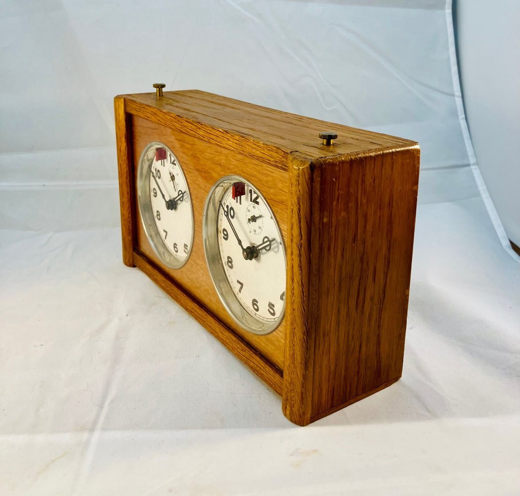 Horloges de table/bureau Horloge pour jeu d’échecs Bois, chêne, Laiton, Verre 19501960
