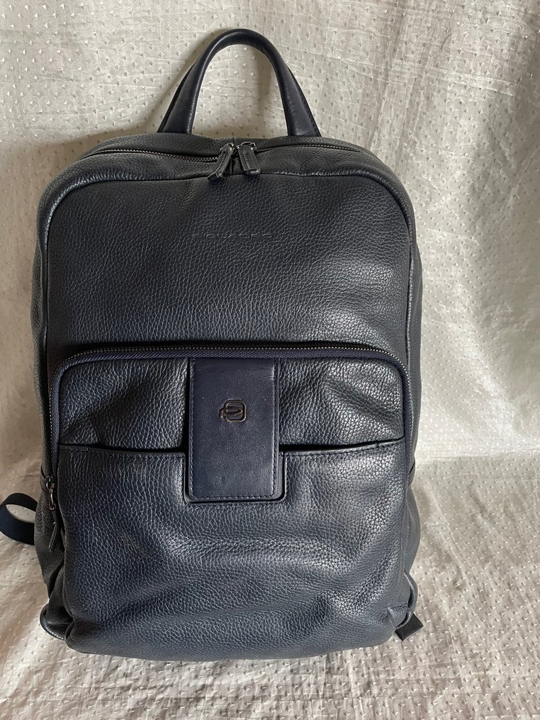Piquadro hotsell bag price