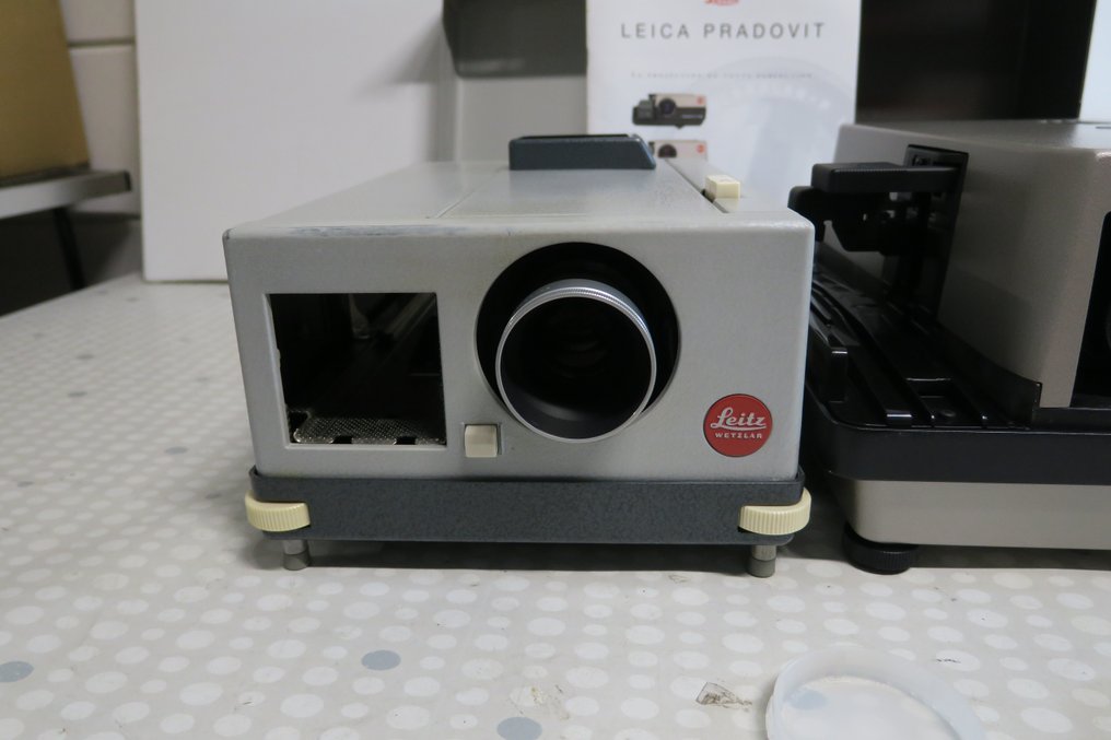 Leica P2000 Pradovit + Leica Super Colorplan P 12.5/ 90mm + Pradovit