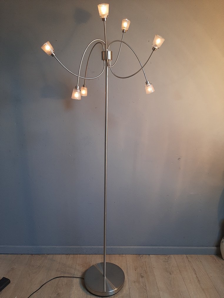 Ikea kryssbo deals floor lamp