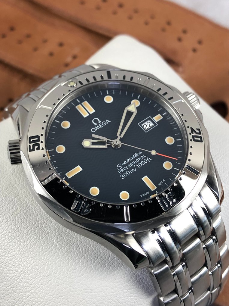 Omega 2542.80 store