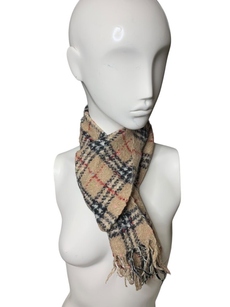 Burberry outlet bufanda juntos