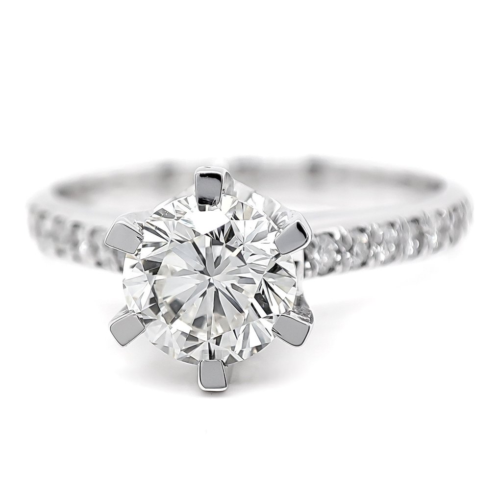 IGI Certified 1.24 Carat F VS Diamond Ring aur 14kt Aur alb