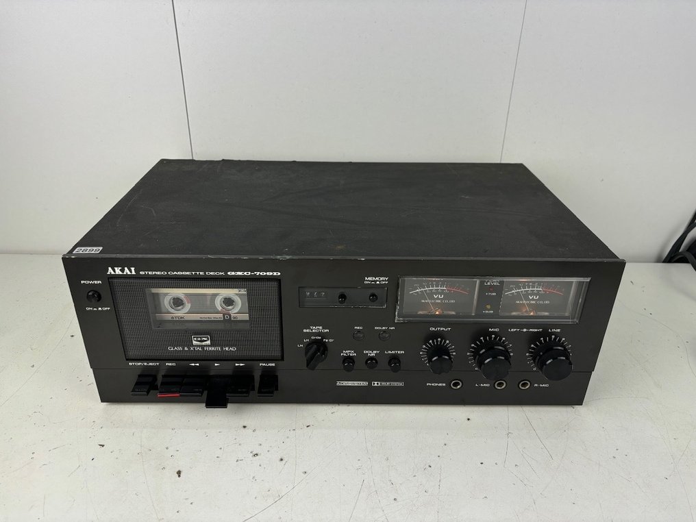 ポータブルプレーヤー Akai cassette deck gxc-706d Akai GXC-706D Stereo Cassette Deck | Vintage Audio - YouTube