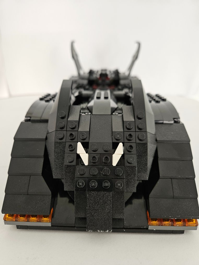LEGO Batman The Batmobile: Ultimate Collectors' Edition 7784