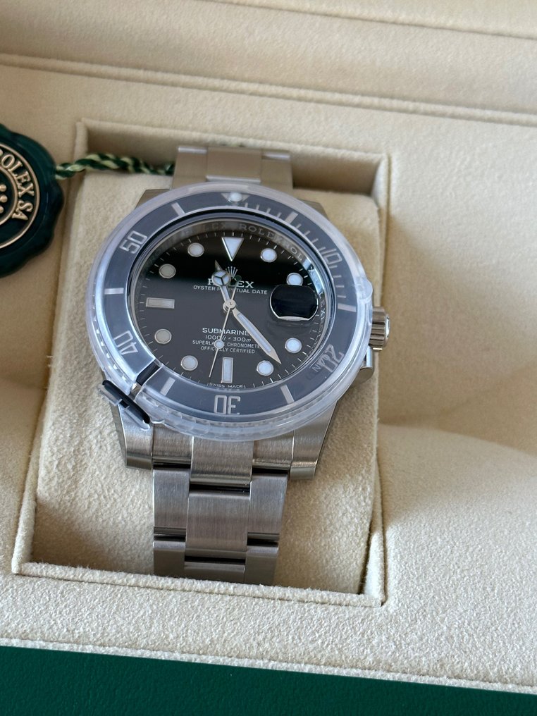Rolex - Submariner Date 40 Ceramic - 116610LN - NEW with Stickers ...