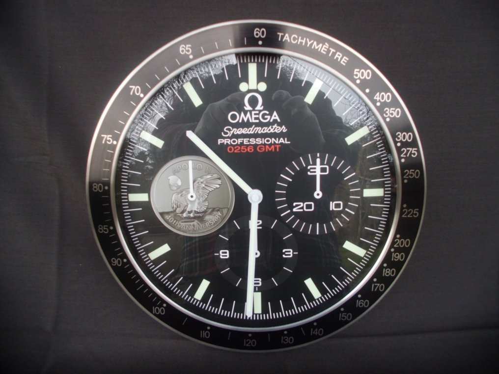 Reloj de pared Reloj de pared del distribuidor