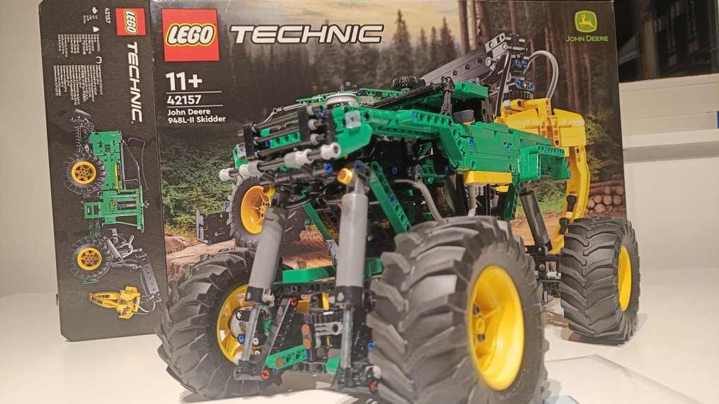 LEGO John Deere 948L-II Skidder - 42157