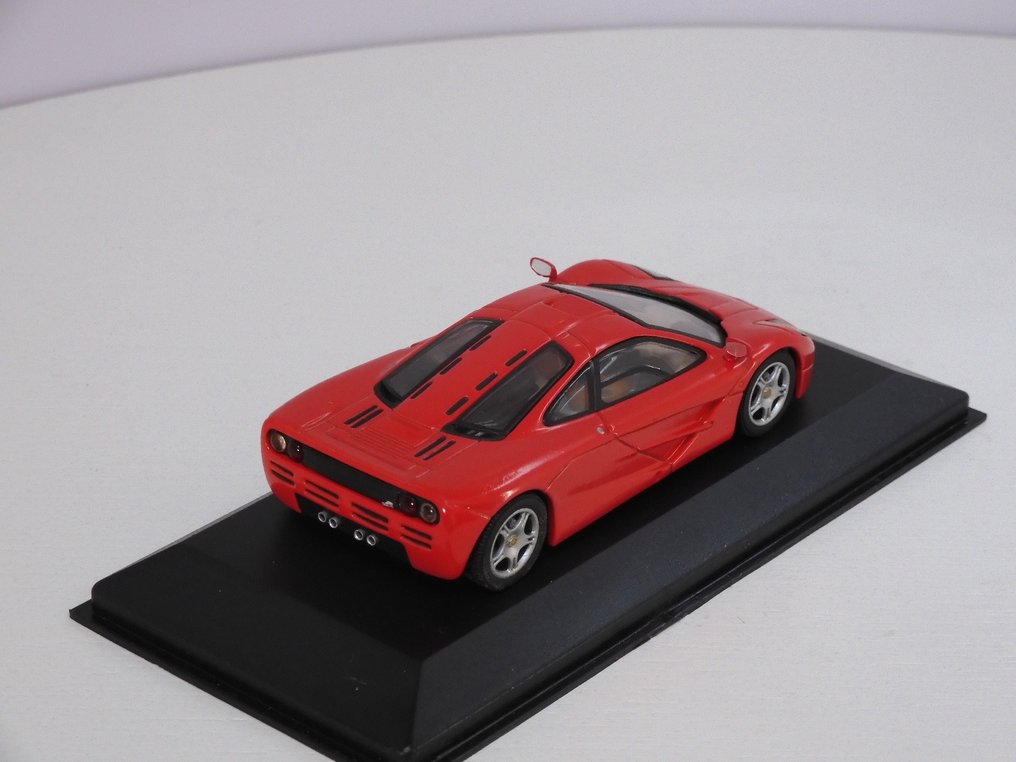 Minichamps 1:43 - 1 - Modelauto - 1993 – McLaren F1 Coupé - Catawiki