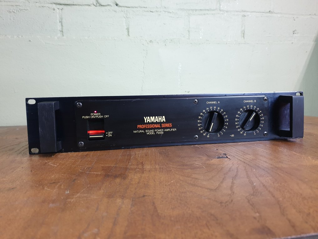 Yamaha P2050 Solid state stereo receiver Catawiki