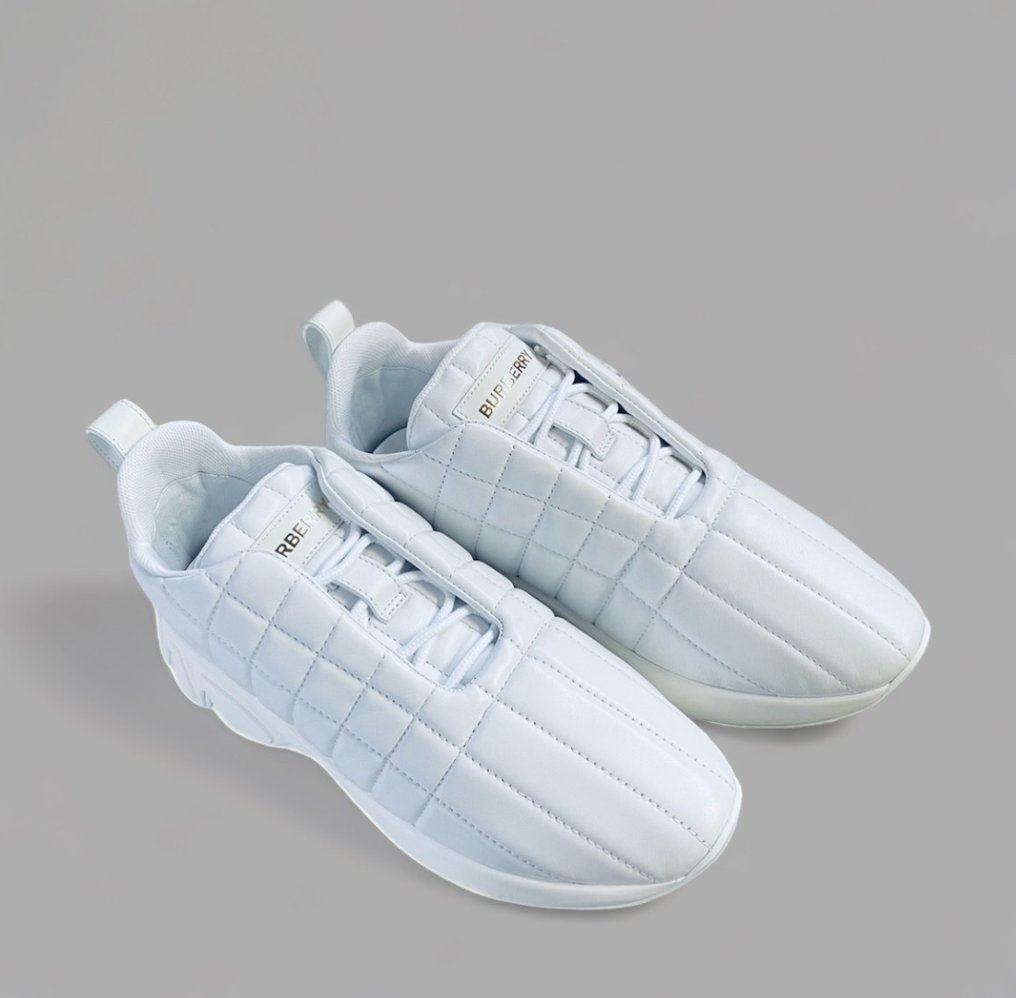 Burberry wikipedia zapatillas discount