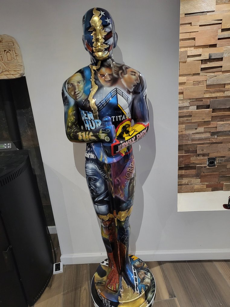 Life size Oscar Statue (185 cm, 22kg) Unique Artwork Handpainted