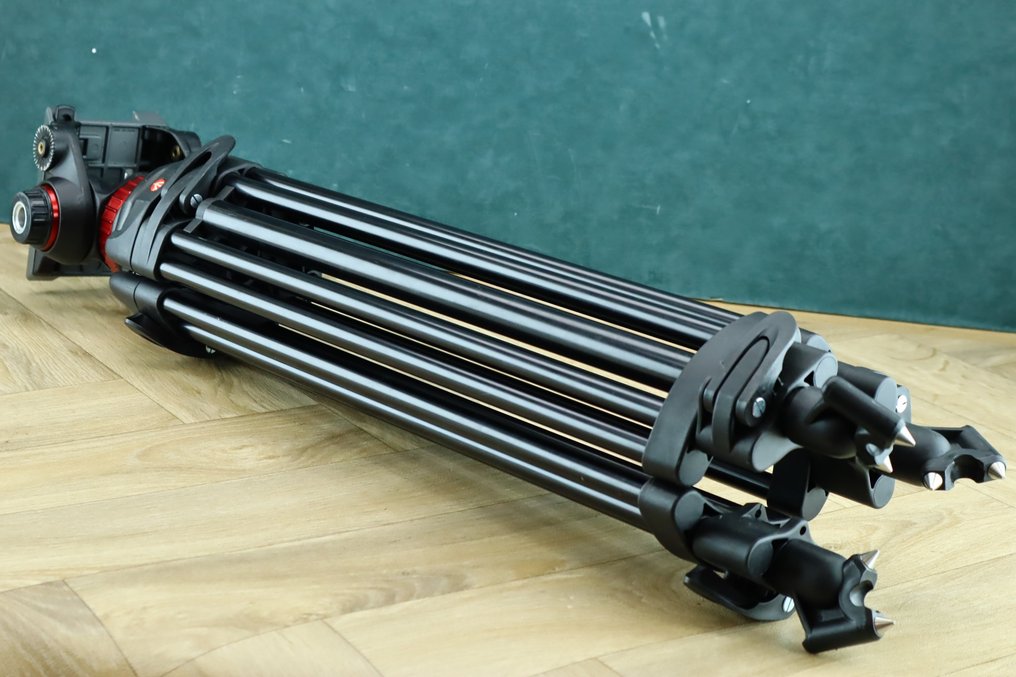 Manfrotto 546GB + Manfrotto RE010869 statiefkop | Statief - Catawiki