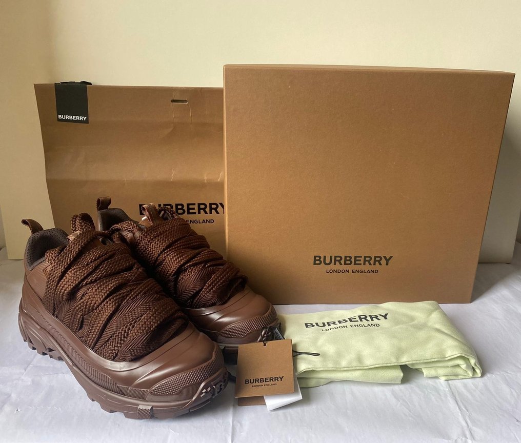 Burberry uk shoes clearance