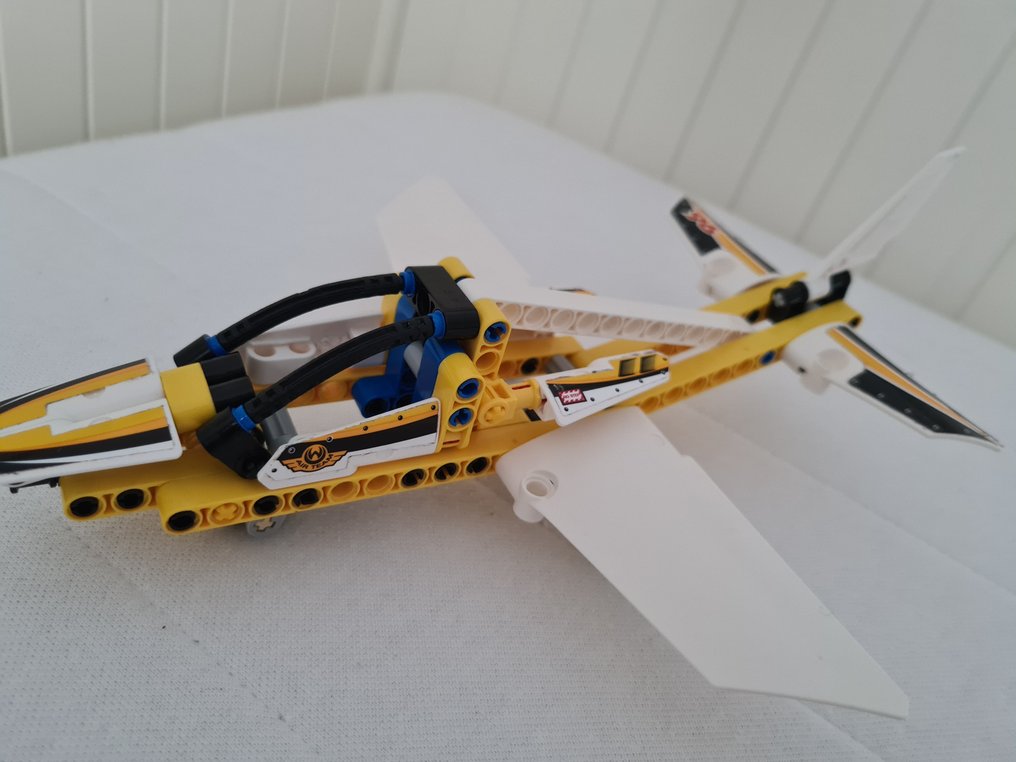 LEGO - Technic - 42044 - Display Team Jet - 2010-2020 - Catawiki
