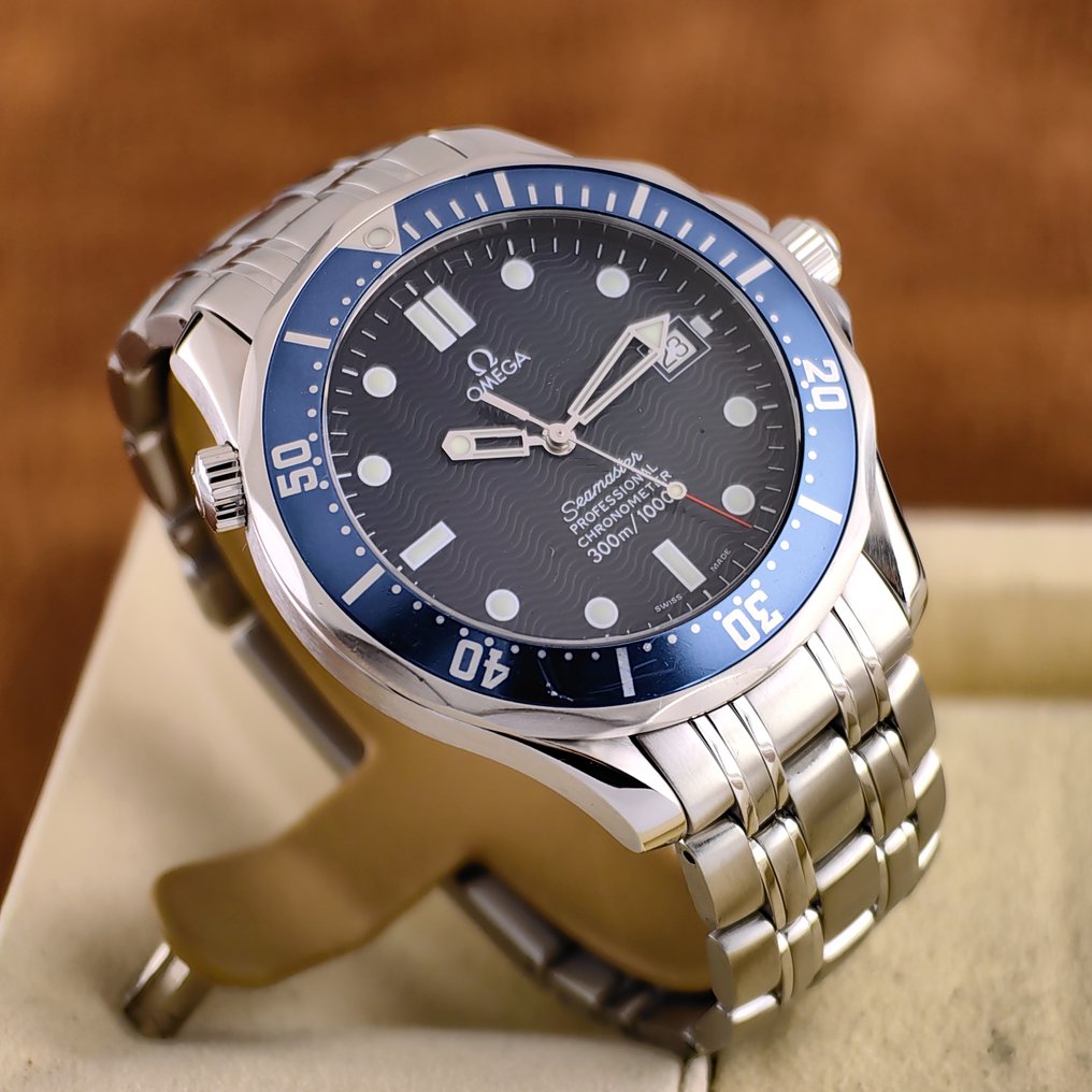 Omega Seamaster James Bond NO RESERVE PRICE Diver 300M 1000