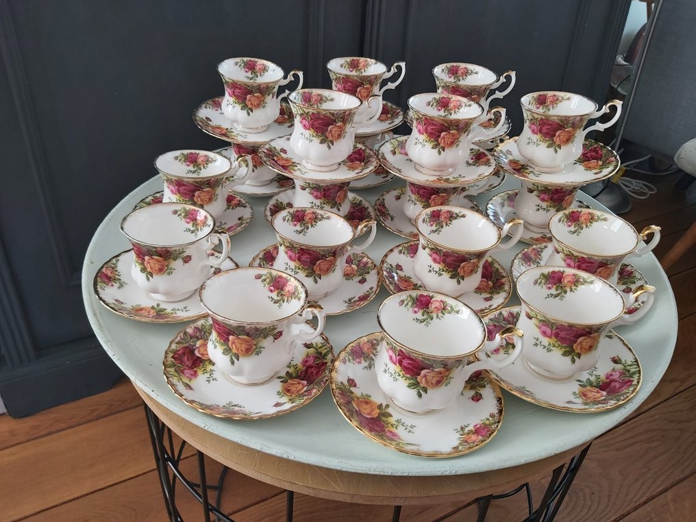 Royal albert old country roses cup and saucer online