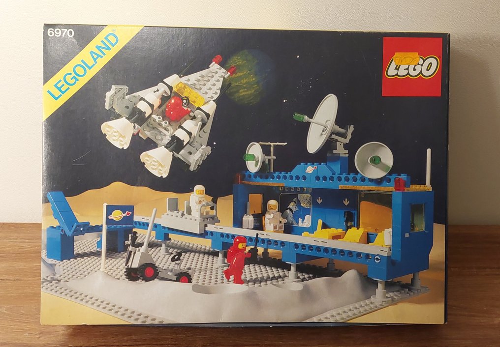 Lego Space 6970 Beta 1 command base met doos in nieuwstaat