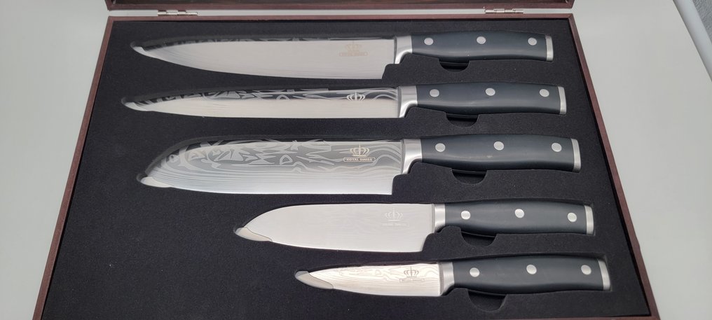 Royal swiss knife set top