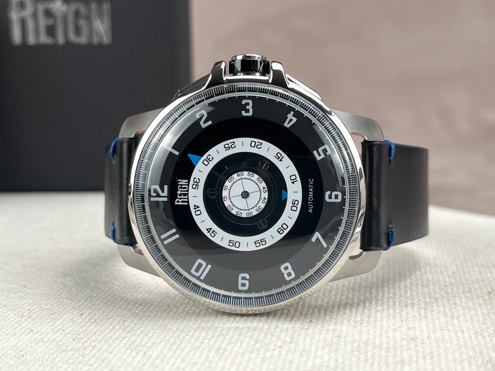 Montre on sale reign monarch