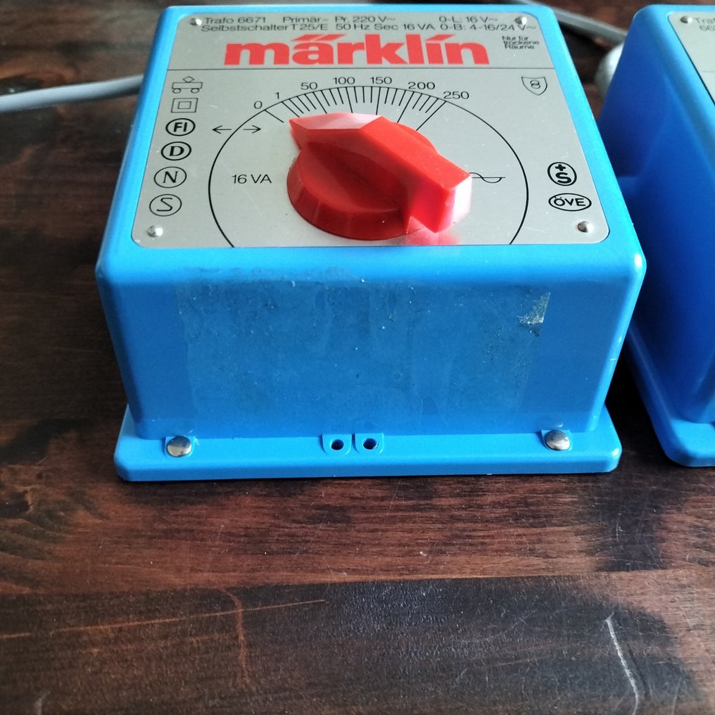 Märklin H0 - 6671 / 6631 - Model train control unit (2) - Transformers ...