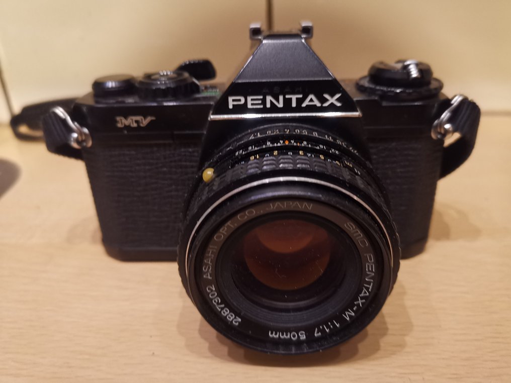 Pentax MV + 50mm 1.7 + 28mm 2.8 + 135mm 3.5 + 2x Teleconverter Single