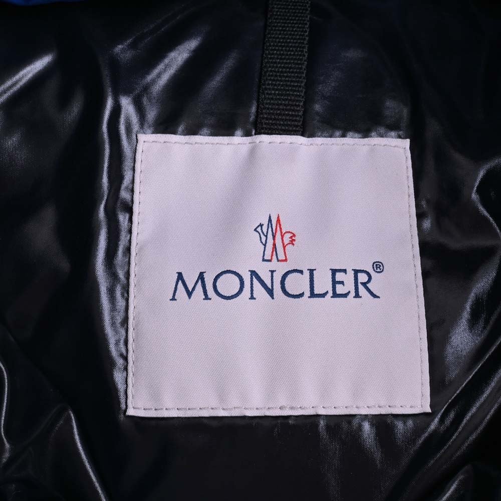 Moncler Down jacket - Catawiki