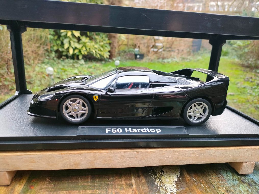 KK Scale 1 18 1 Miniatura de carro Ferrari F50 hardtop de
