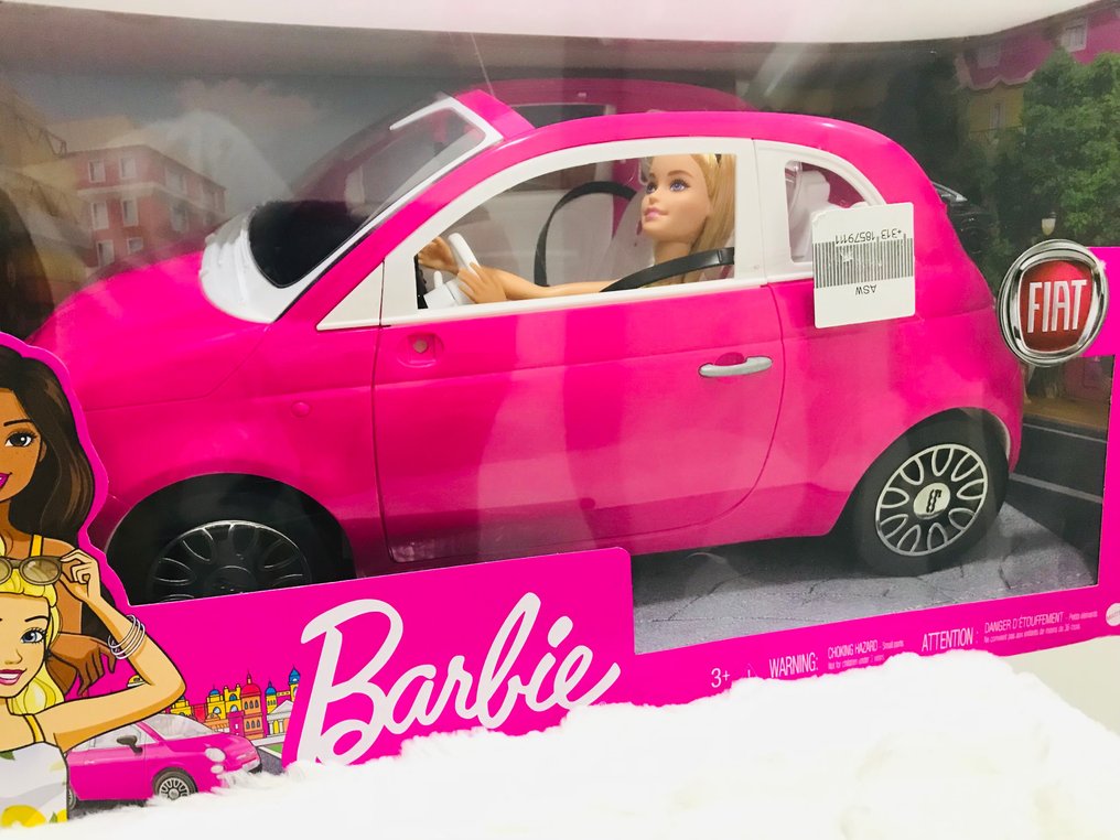 Voiture fiat 500 barbie 2025