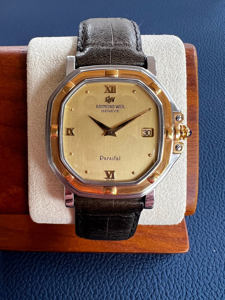 Raymond weil wall deals clock price
