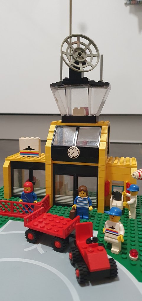 Lego airport best sale 1990s