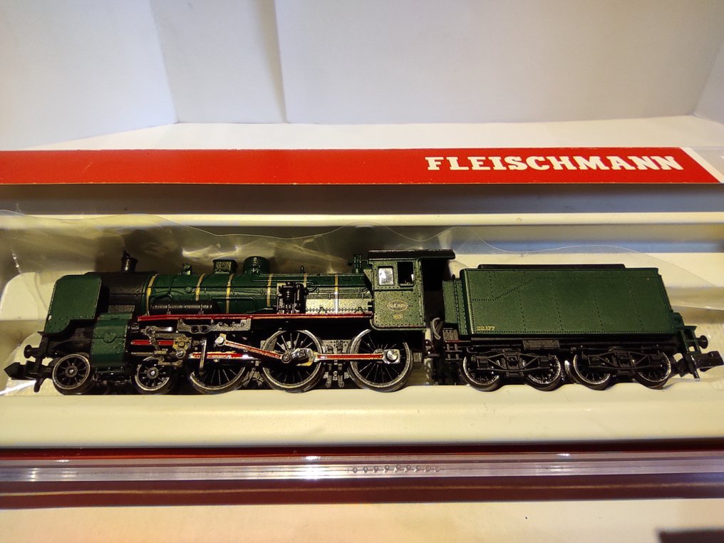 Fleischmann N 716882 Locomotive vapeur avec tender 1
