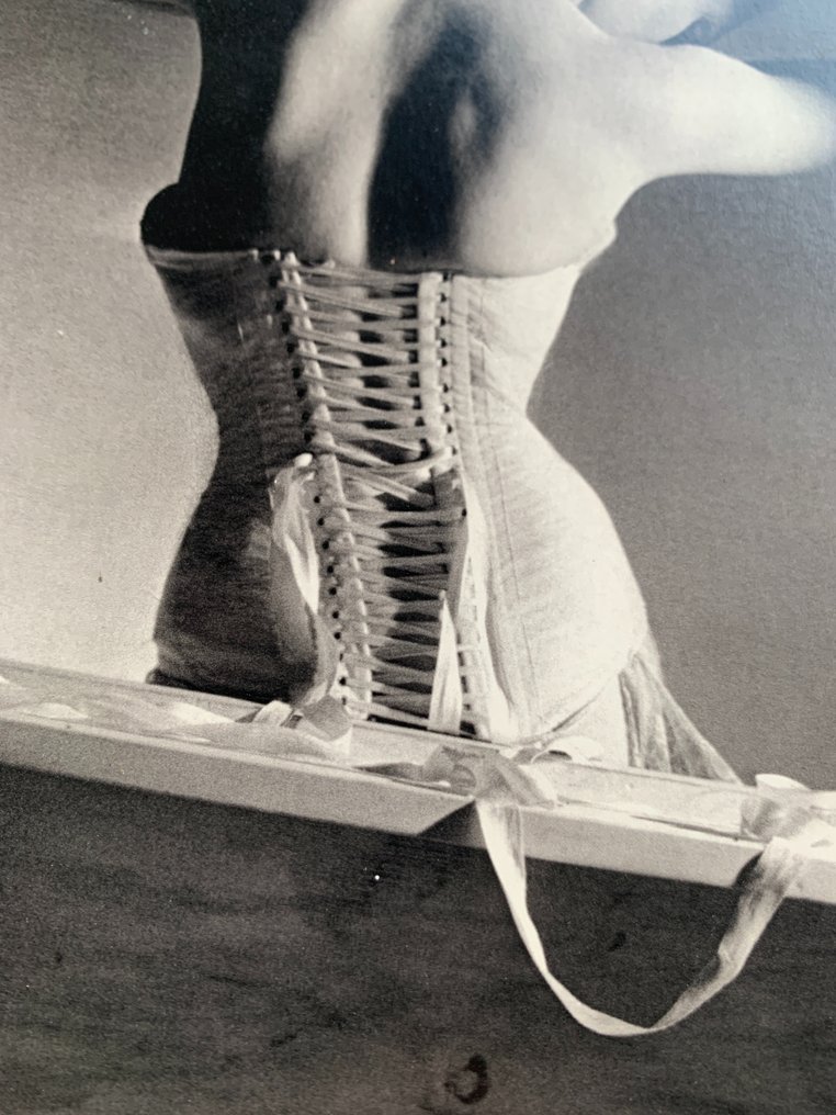 Horst P. Horst - Mainbocher Corset, 1939 - Catawiki
