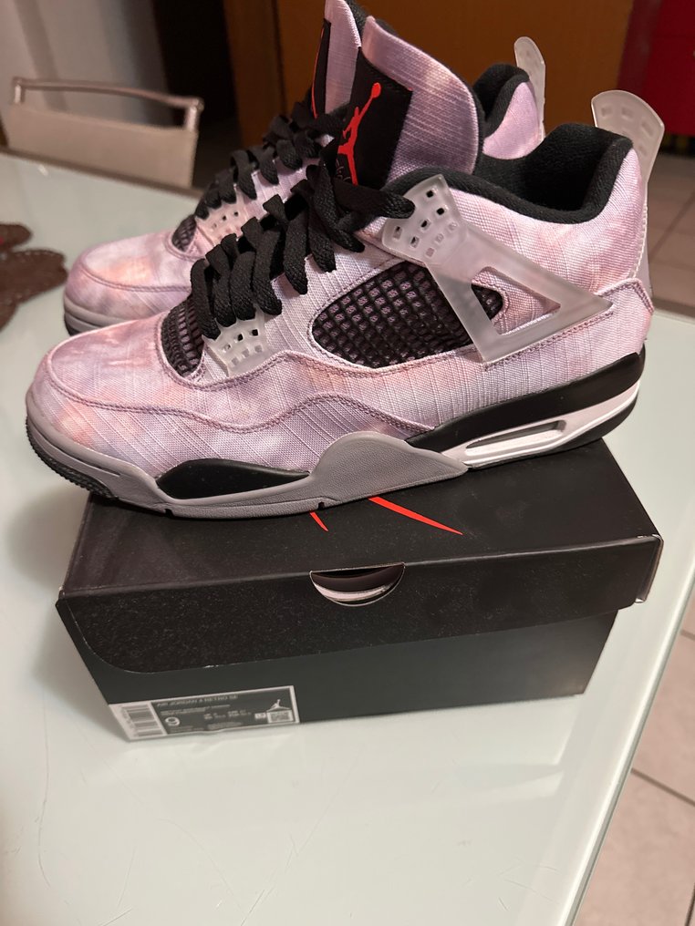 Jordan poste on sale