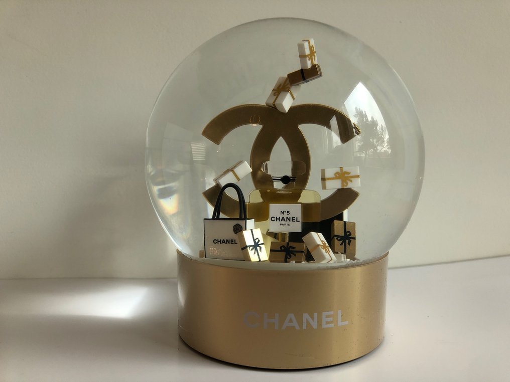 Chanel Sneeuwbol Snow Globe Chanel Boule à neige Edition limitée