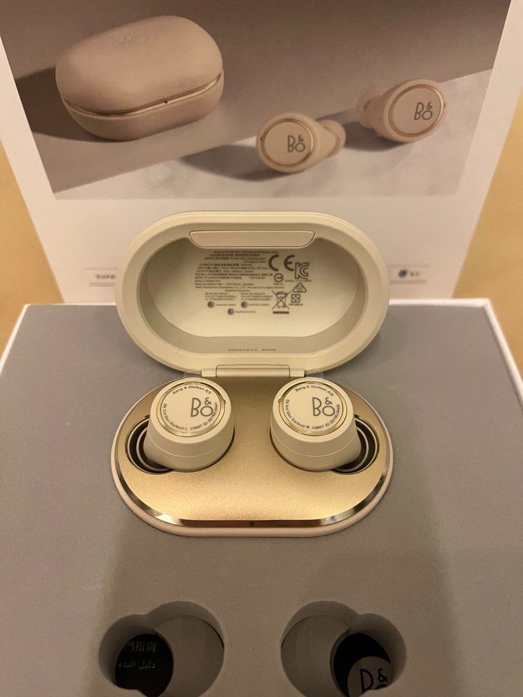 Bang Olufsen BeoPlay E8 3rd gen Gold. Hoofdtelefoon Catawiki