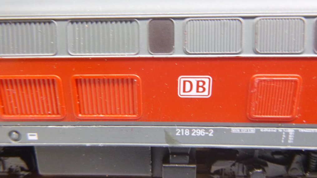 Piko H0 - Diesel locomotive (1) - BR 218 in traffic red, digitally ...