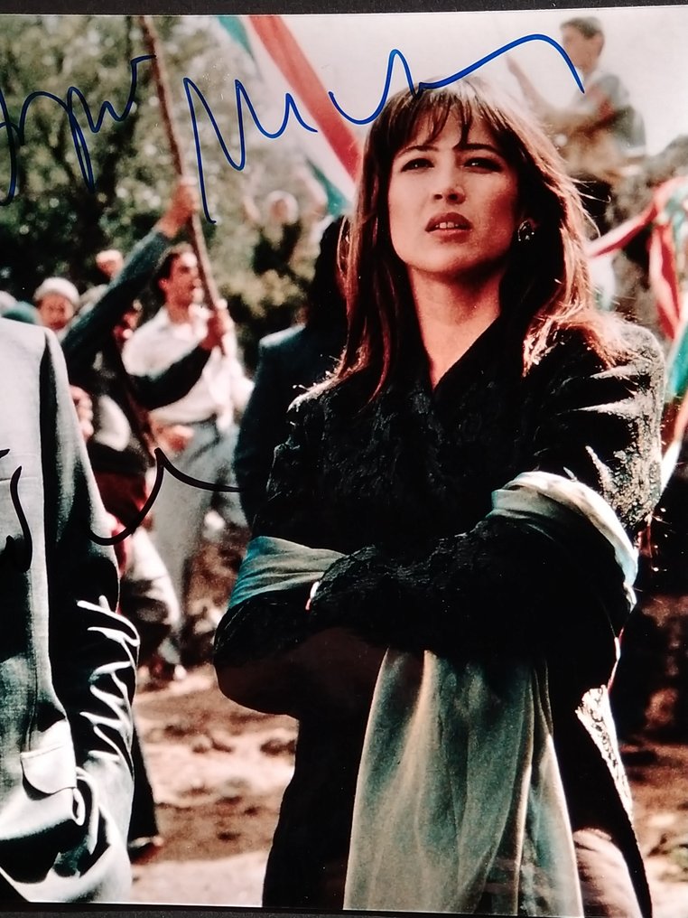 James Bond 007 The World is Not Enough Pierce Brosnan "007" and Sophie Marceau "Elektra King