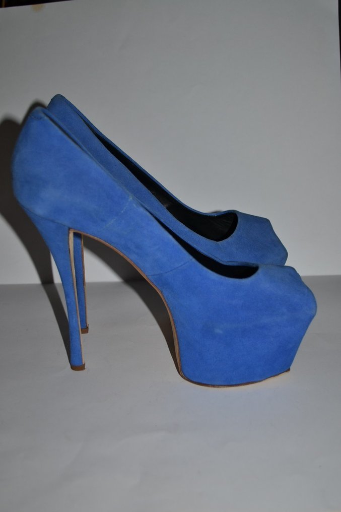 Blue 2025 giuseppe heels