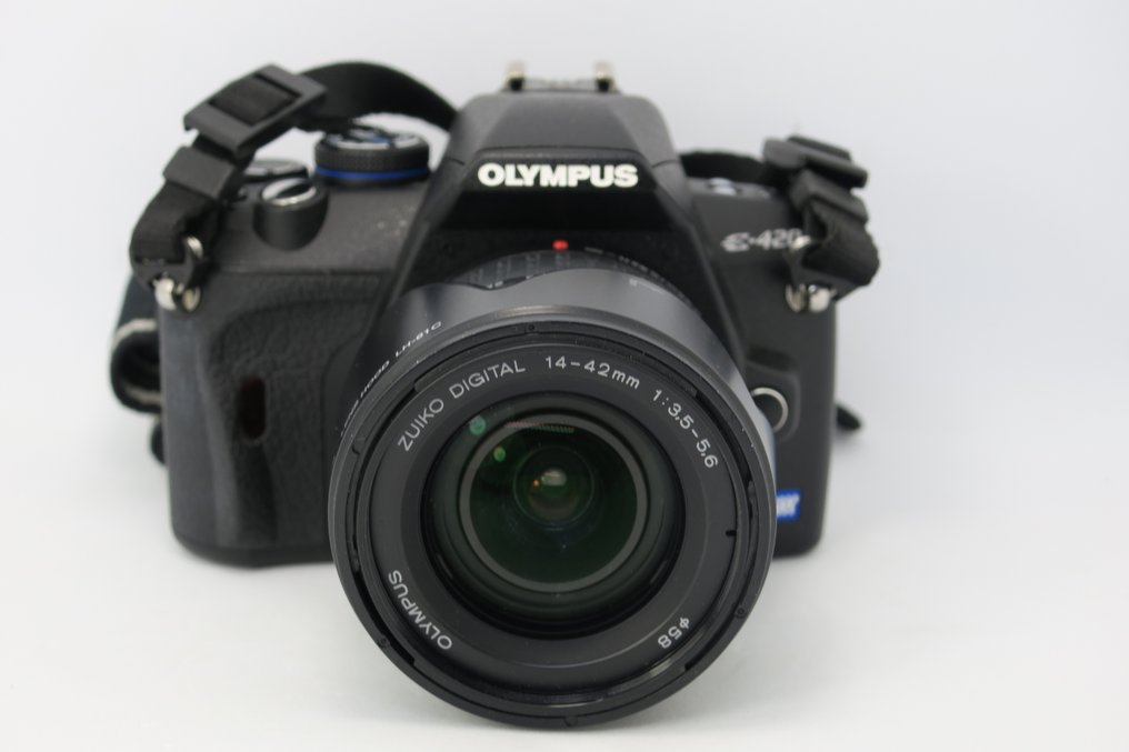 Olympus E420 camera body + 1442mm lens (inclusief accessoires en doos