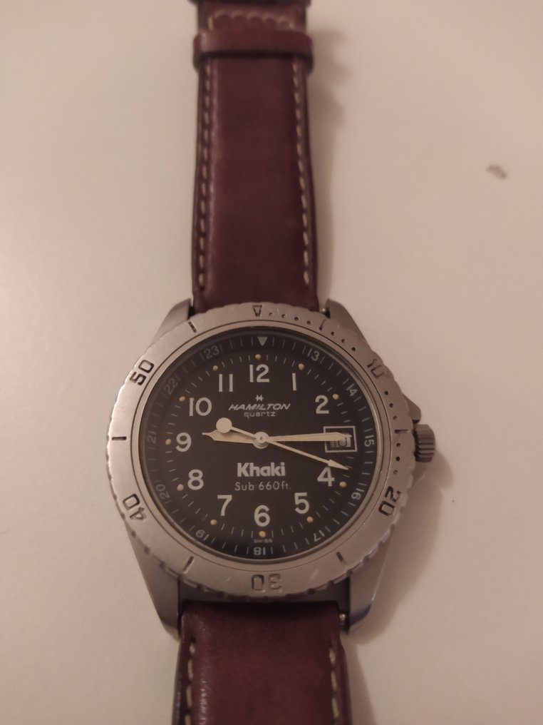 Hamilton khaki sub shop 660 ft quartz
