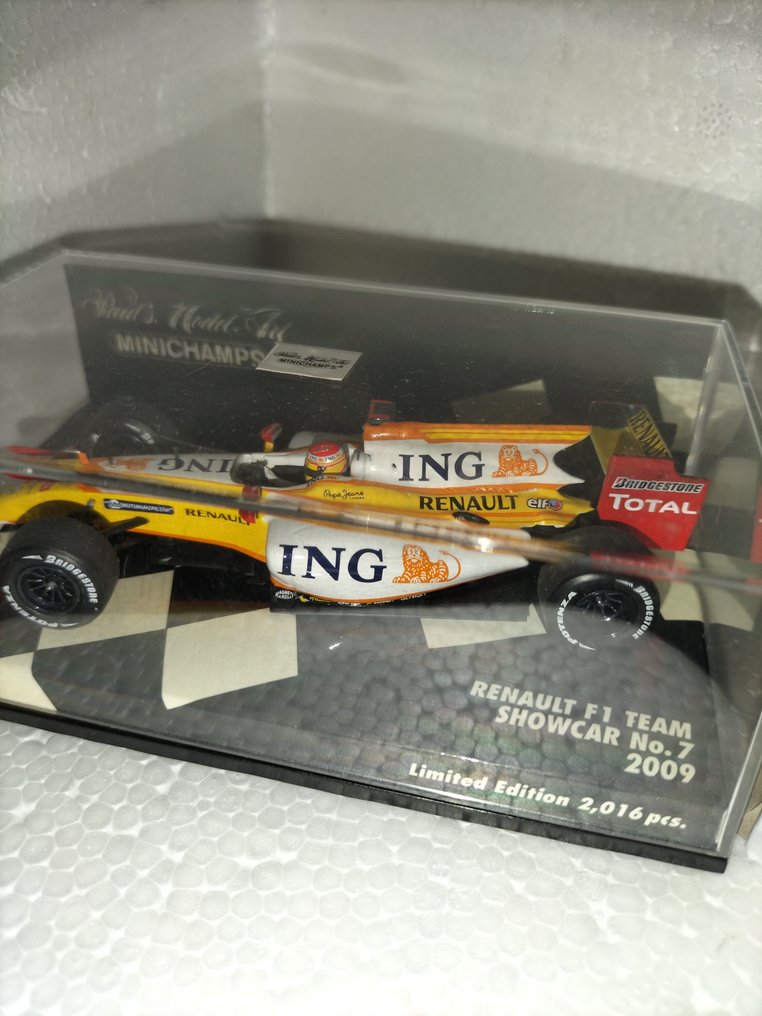 MiniChamps 1 43 2 Model car Renault F1 Fernando Alonso