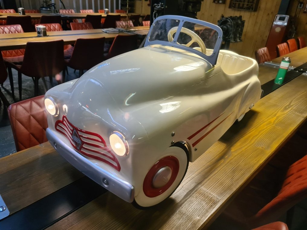 Ferbedo pedal car new arrivals