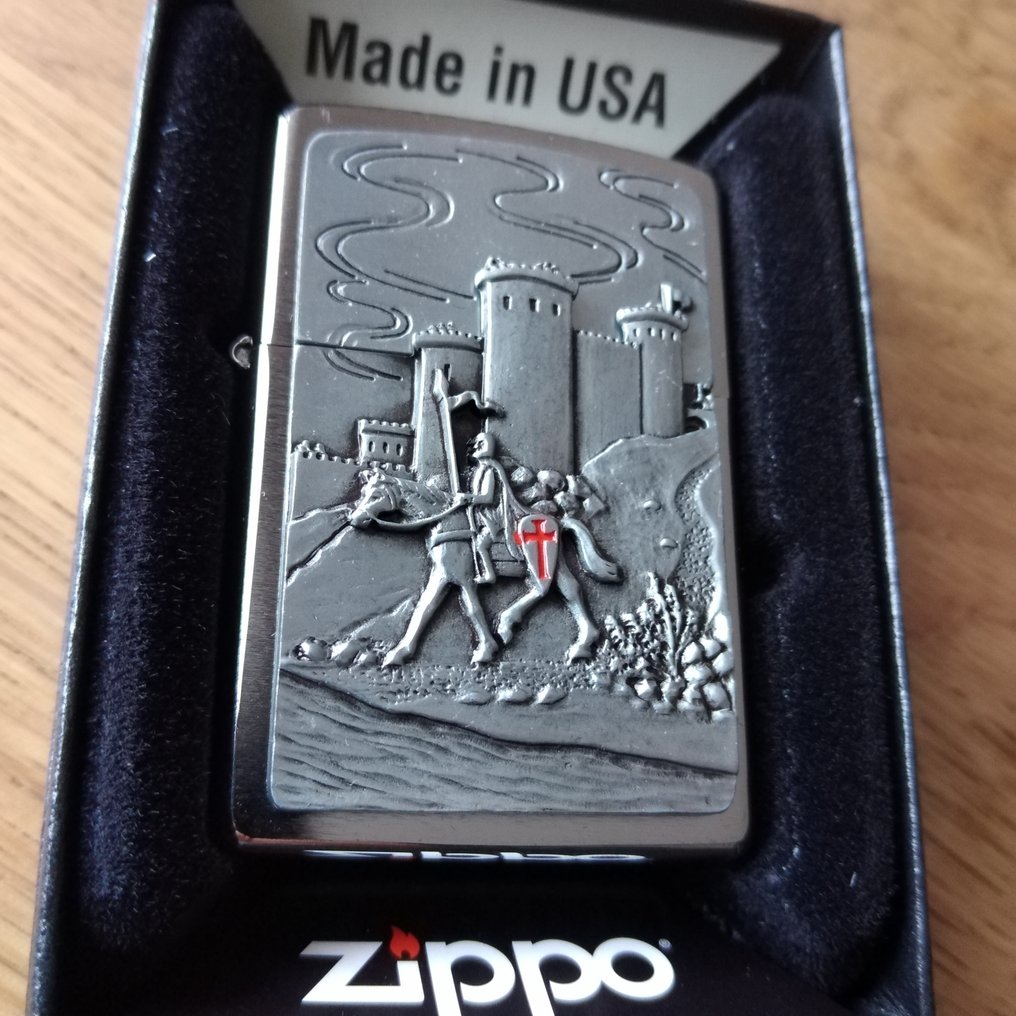Zippo - Original Zippo Rarität Temelritter 3D Kreuzritter Emblem - Accendino  - Cromo - (1) - Catawiki