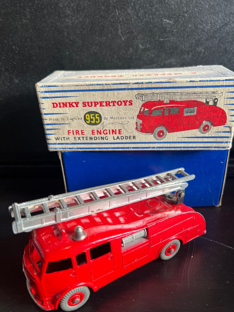 Dinky Supertoys 1 43 1 Model car ref. 955 Fire Engine made