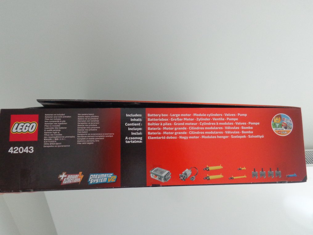 Lego 42043 hotsell parts list