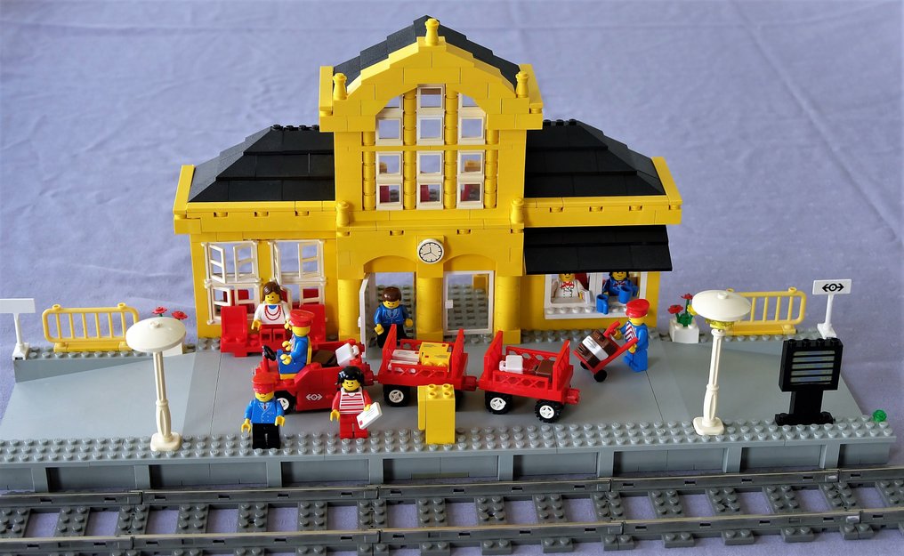 Lego yellow train station clearance