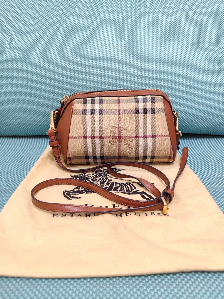 Burberry mini 2025 blaze crossbody bag