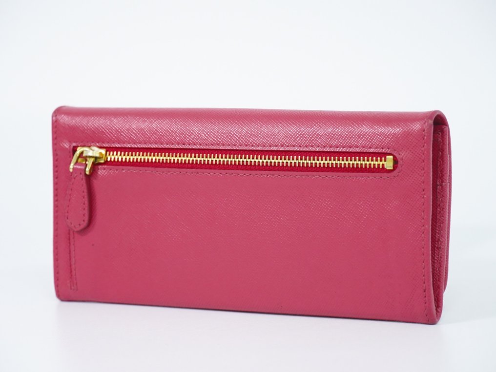 Prada hand wallet clearance