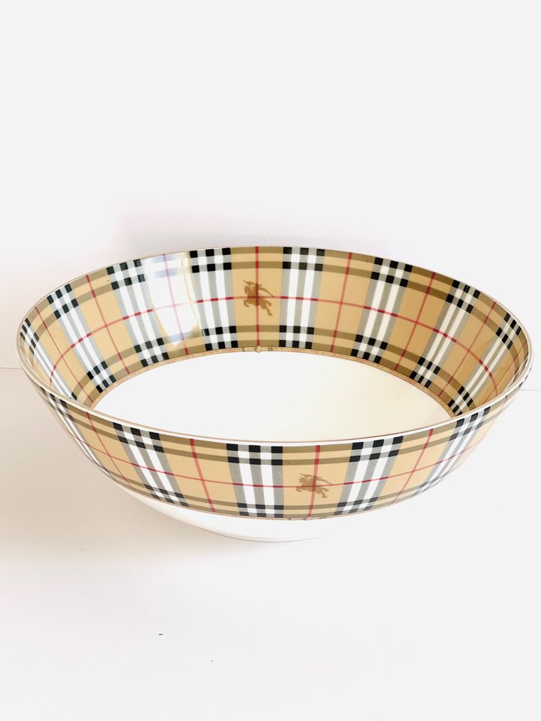 Burberry discount dog bowl
